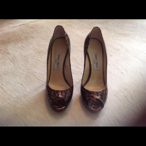 Jimmy Choo leopard print pumps. Size 38. - Picture 1 of 6